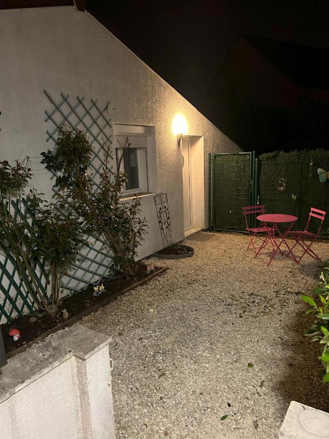 Maison Studio Le Bois Fleuri Croissy-Beaubourg Esterno foto